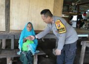 Sinergi Polri dan Warga: Bantuan Gizi untuk Lansia Batulayar Barat