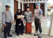 Sinergi Polsek dan Warga Desa Gelogor, Puluhan Telur Dibagikan untuk Atasi Stunting