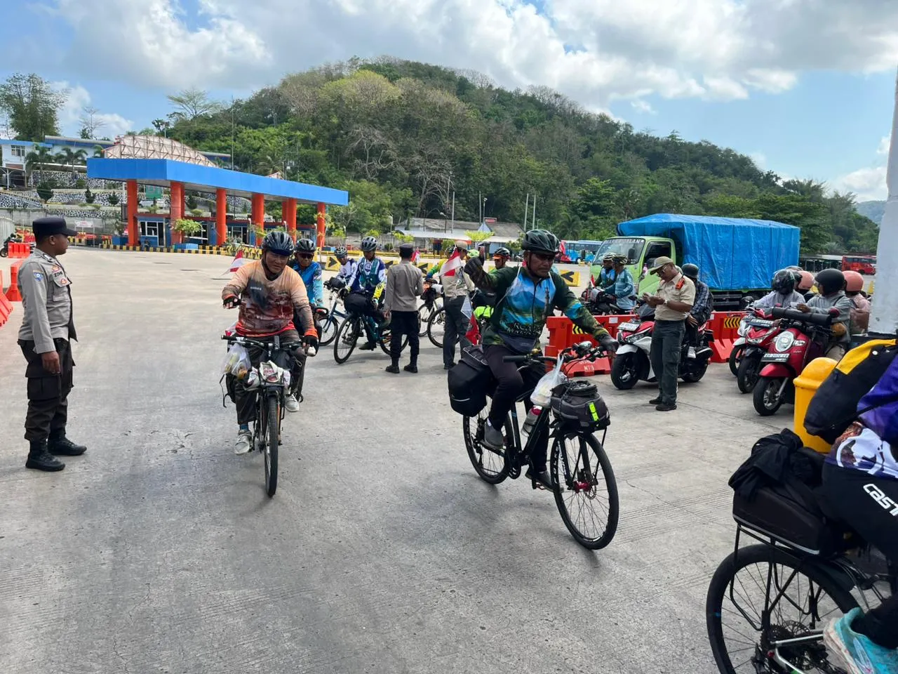 Tingkatkan Kamtibmas, Polsek Lembar Aktifkan Patroli di Atas Kapal Penyeberangan